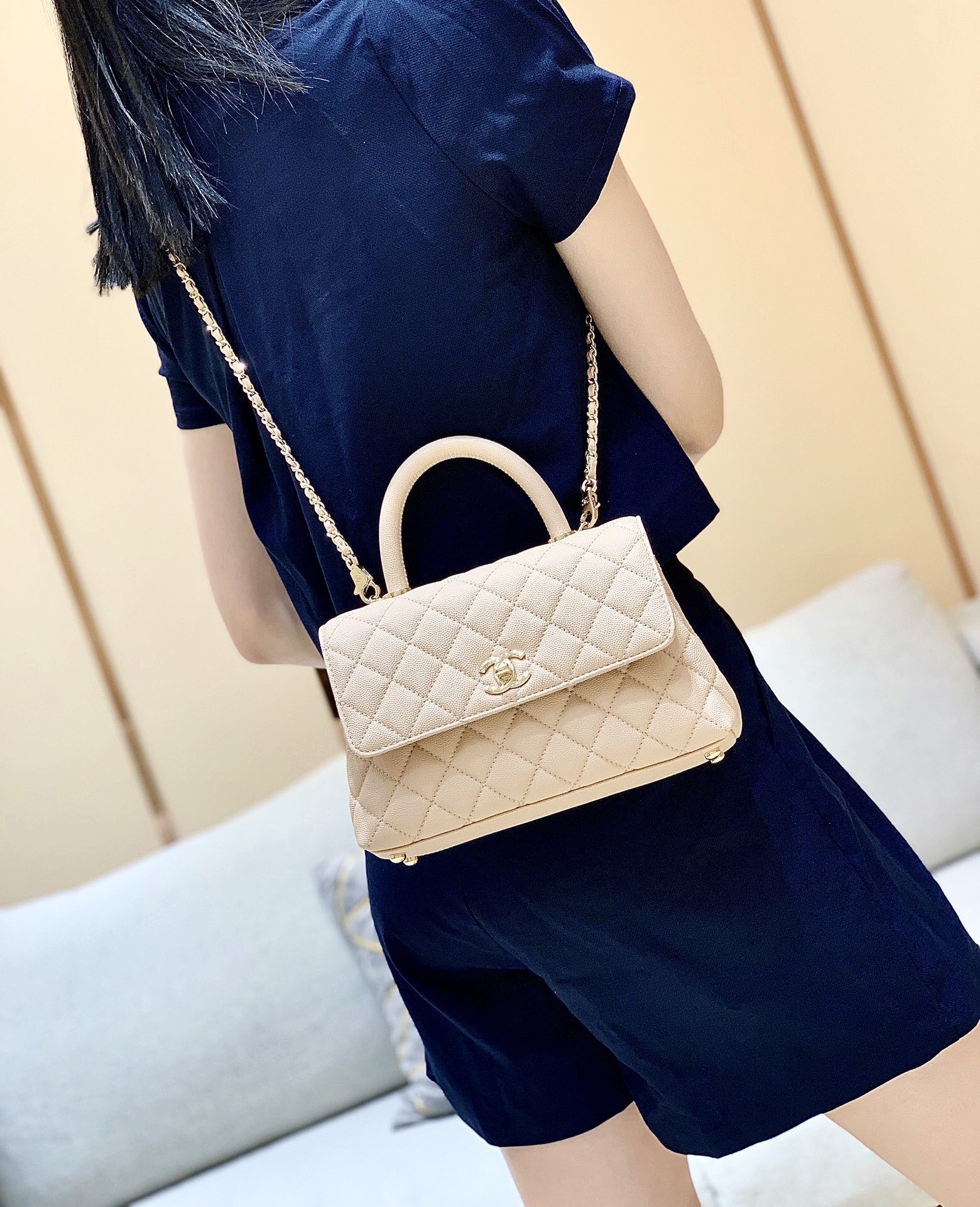 Túi Xách Chanel Coco Super Màu Kem Đậm Khóa Vàng Size 23cm